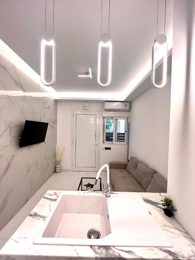 Luxury Black And White Interior Apartments Καλαμάτα Εξωτερικό φωτογραφία